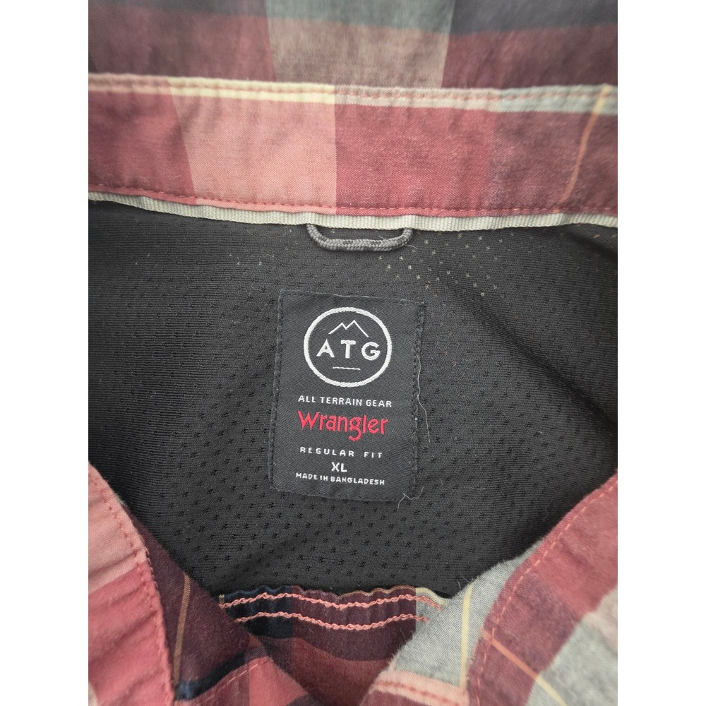 Wrangler ATG Shirt Mens XL Red Plaid Excellent All Terrain Gear Button Down - Picture 3 of 5
